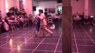 IARA DUARTE Y ARIEL TARITOLAY bailando la milonga LA ESPUELA en Floreal Milonga