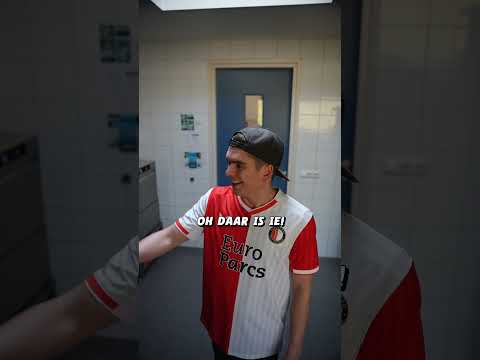 DIE ENE RARE BEGELEIDER OP KAMP