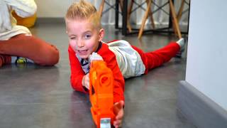 NERF WAR Угнали тачку, папа расстроен! Hijacked a car, dad upset!