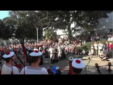 Lorient Interceltique 2012 - Bagad Lann Bihoué off -Tavarn Ar Roué Morvan