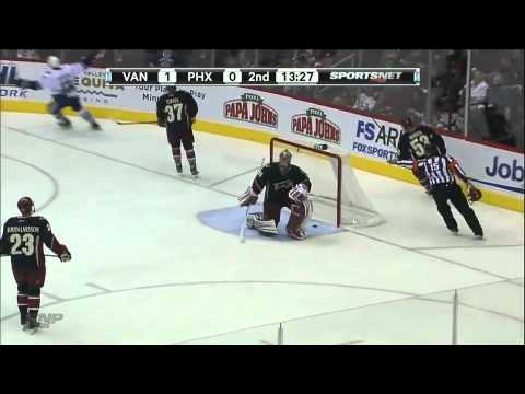 Vancouver Canucks @ Phoenix Coyotes Highlights 11/25/11