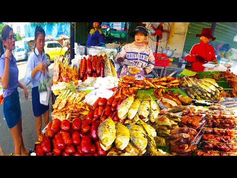 Lunch Time Food Selling On The Street @ Boeng Trabek Market - Khmer Street Food Tour in Town