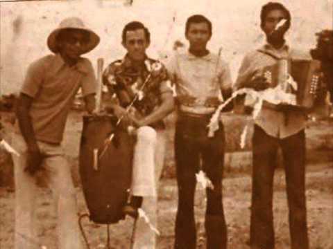 Diomedes Díaz y su tío Martin Maestre cantando versos en La Junta una parranda que marco la historia