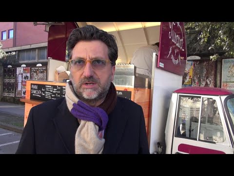 Pisa, sindaco sconfitto alle elezioni ora vende panini: "Ecco la mia svolta"