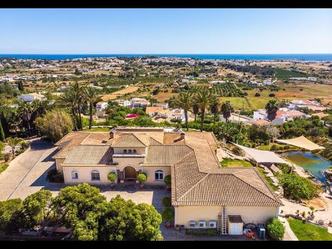 Luxury 4 bed villa with panoramic coastal views for sale near Albufeira, Central Algarve
