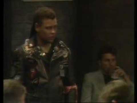 Re: Red Dwarf - Robert Llewellyn (Kryten) Competition