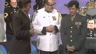 The Army Blues f/ Eddie Fisher - Dialog and &quot;Lady Of Spain&quot; (Mike Douglas Show - 1975)