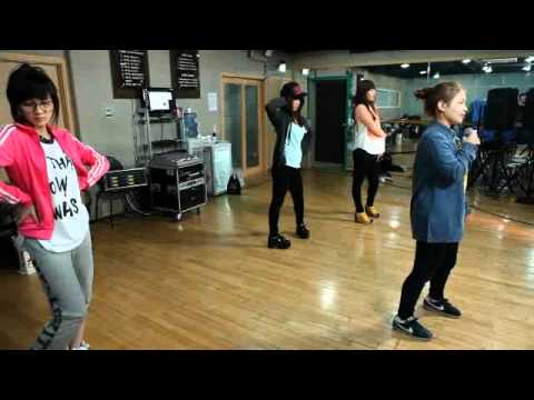 120423 miss A and Lee Hayi unreleased Bad Girl Good Girl practice scene