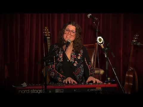Michelle Willis (Live) - The Times They Are A-Changin, by Bob Dylan