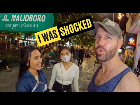 This street in Indonesia is DEF NOT what you expect 🇮🇩 Jalan Malioboro Yogyakarta