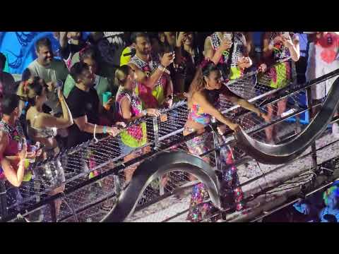 Locura por Ivete Sangalo y nosotros sus fans Coruja Trio Elétrico #carnavalsalvador #bahia #brazil