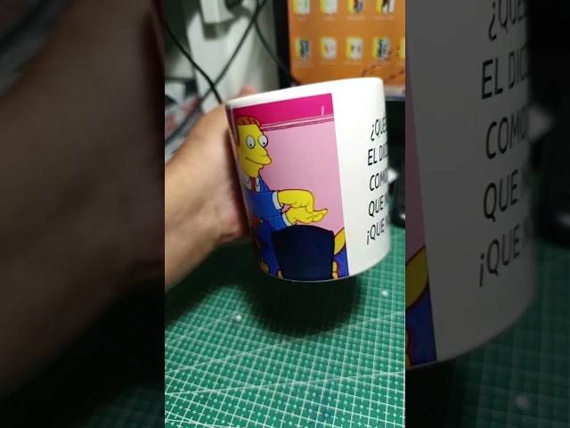 Vídeo relacionado con newseny Taza Homer Simpsons - Con dibujo de Homer y la frase: Esta taza ya tiene dueño... para fans de Los Simpson | Cerámica 350ml