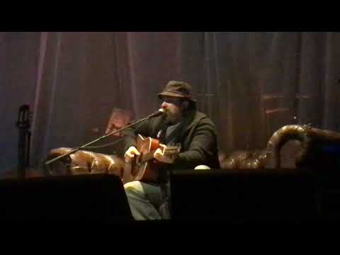 Discours + J’suis féministe, Damien Saez à Paris Arena le 29 mars 2025, Apocalypse Tour