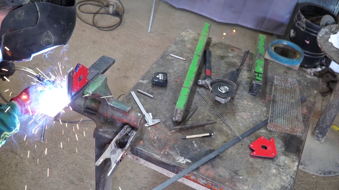 Watch Como hacer bandejas para la barra de accesorios de tractor. Now Como hacer bandejas para la barra de accesorios de tractor.