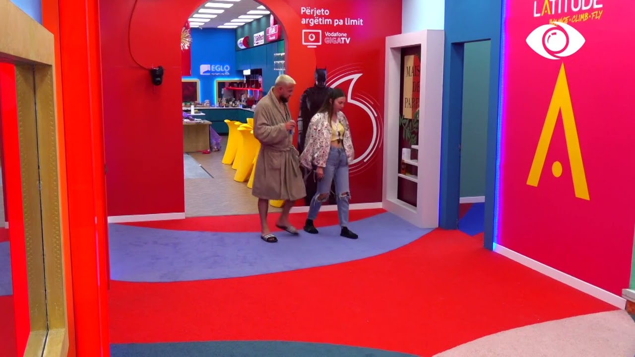 “Sot ikin dy persona”, banorët supozojnë për zarfin e kuq në shtëpi