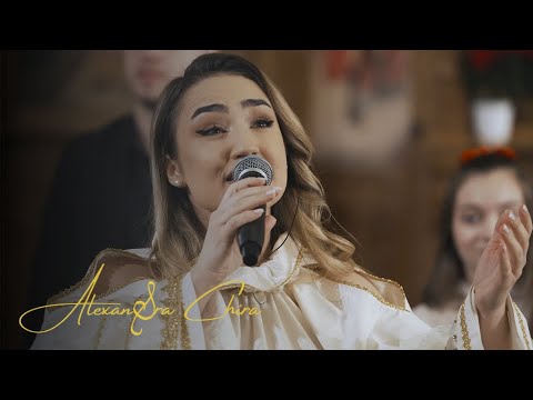 Alexandra Chira & Grupul SILVANIA - VIN COLINDĂTORII (LIVE)