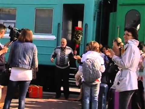 Бедрос Киркоров и "Золотые голоса" на вокзале в Новокузнецке