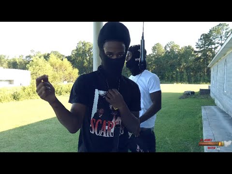Skrilla Santana-30 Shooters (Mic Performance)