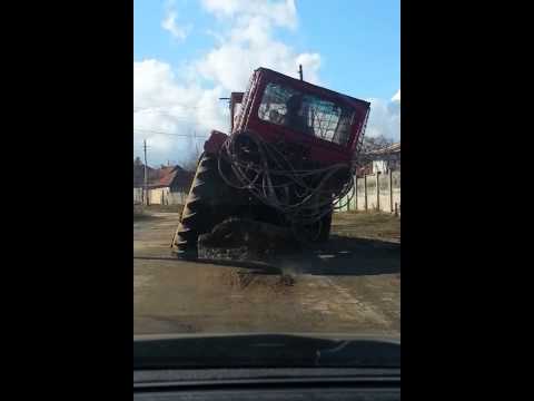 Look! A big monster for roads !!