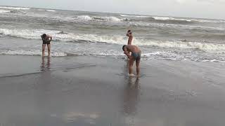 preview picture of video 'Menikmati suasana Pantai Tegal Buleud'