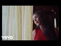Videoklip Alessia Cara - Out Of Love  s textom piesne