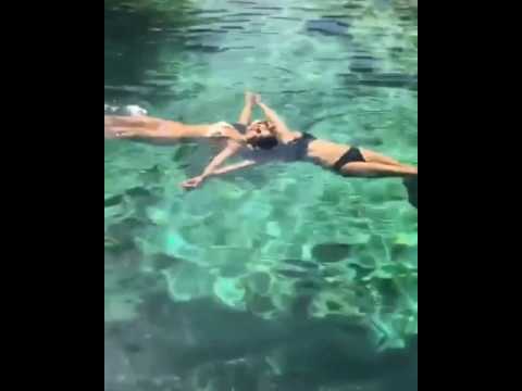 Eiza Gonzalez junto a su amiga Mariana Padilla