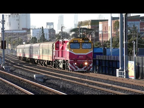 Trains at Tottenham Railway Station - Australian Trainspotting