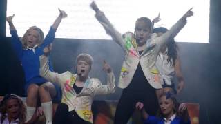 Jedward Singing &#39;School&#39;s Out&#39; - Bord Gais Energy Theatre 13/8/12