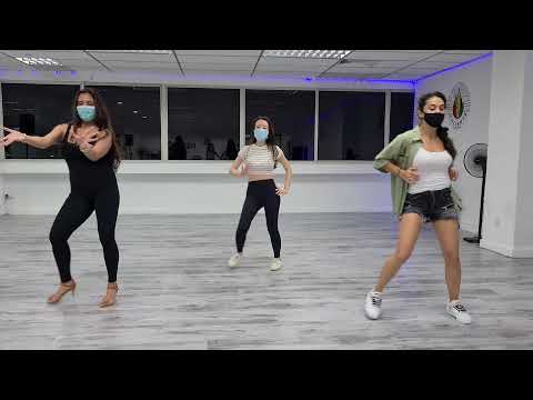 Intermediate Modern Bachata solo shines demo to Kewin Cosmos , Ataca & La Alemana - Calma