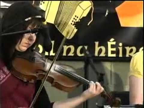 Comhaltas- ComhaltasLive #272-1- Ernestine Healy and Geraldine O_Callaghan at Scoil Éigse.m4v