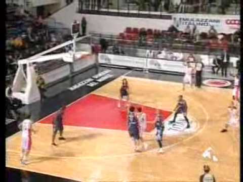 Triplissima di Scarone allo scadere del 2°quarto