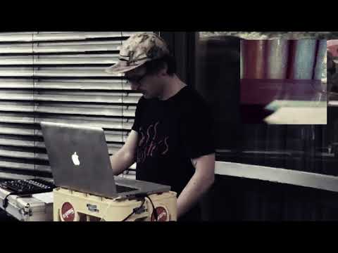 download lagu mp3 mp4 Econore, download lagu Econore gratis, unduh video klip Econore