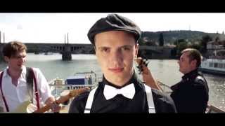 Video Artmosphere - Červenej nos (Official Video)