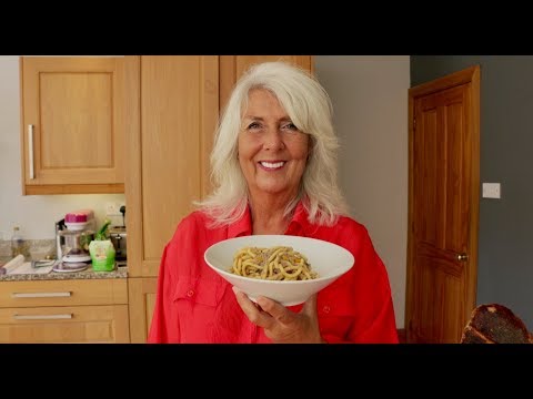 Pasta Grannies discover bigoli, a handmade spaghetti style pasta!