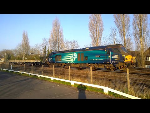 DRS 68016 "Fearless" + 68017 "Hornet" - 6Z26 01:03 Crewe to Winfrith at West Byfleet on 24/03/22