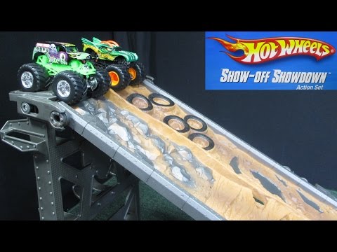 Hot Wheels Monster Jam Show-Off Showdown Action Set 2-Lane Downhill Racing