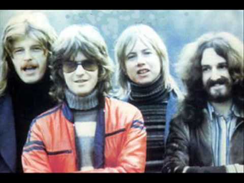 Barclay James Harvest - Play to the World