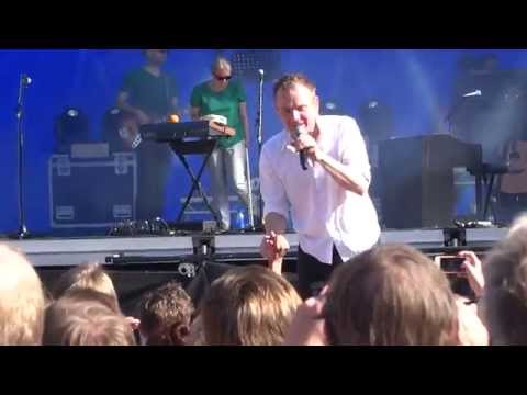 Belle and Sebastian - Piazza, New York Catcher (Way out West 2015)