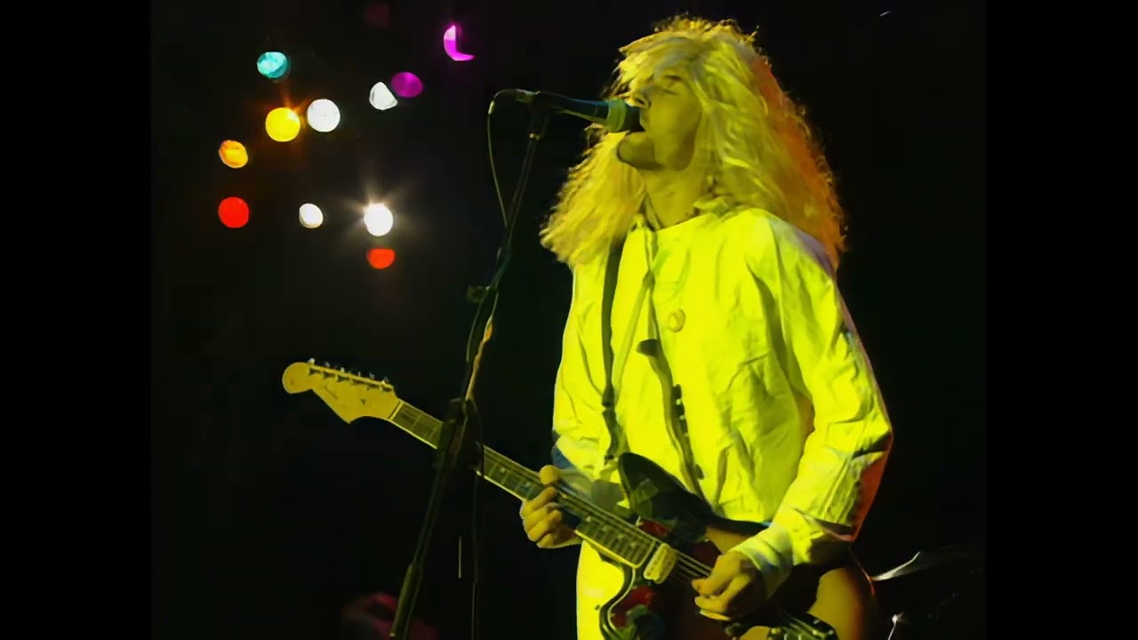 Intro/Breed - Nirvana (Live at Reading - England, 1992)(4K 60 FPS) - YouTube