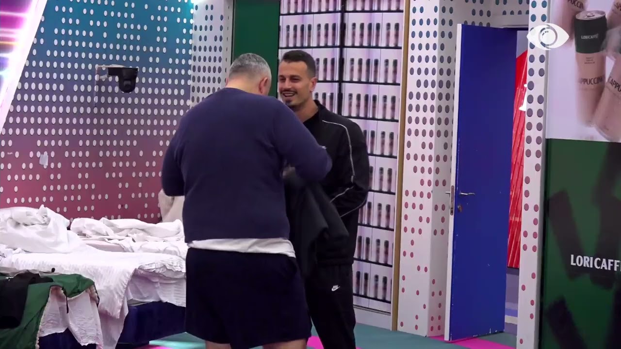 “Çfarë ke? Pse vjen më kërcen?”/ Mateo debaton me Rogertin