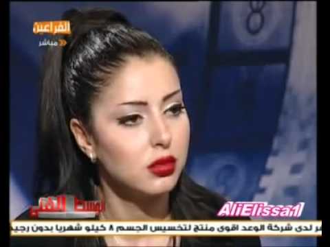 بكاء ايناس النجار بسبب مشاهد الساخنه في فيلم احاسيس