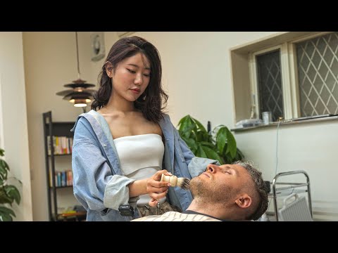 💈(ASMR) Cute Japanese Female Barber Ayumi Gave Me Haircut, Shave and Relaxing Shampoo | Viaggi 22