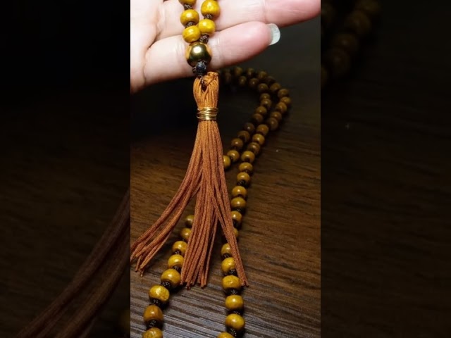 Vídeo relacionado con Thajaling 108 pulsera de mala cuentas de oración, collar de madera natural