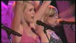 &#39;Pull Shapes&#39; live by the Pipettes