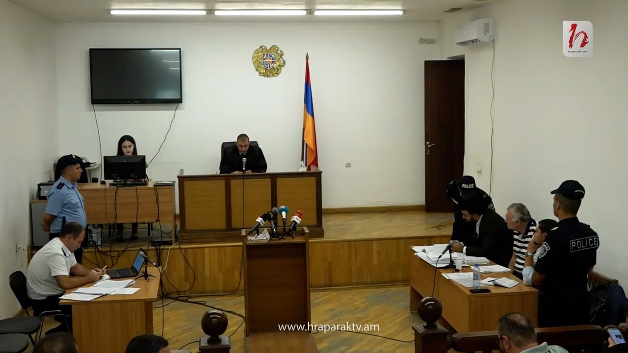 Ծափեր և արցունքներ դատարանում. Ռուբիկ Հակոբյանն ազատ արձակվեց