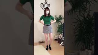 ミニスカパンチラ生足女子