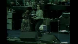 James Taylor with Chaka Khan sing    &quot;It&#39;s Growing at the  &quot;In our Hands&quot; live event NY 1982