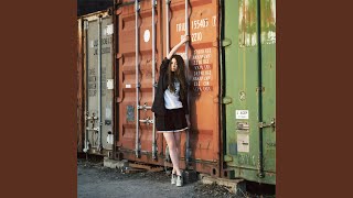 小石は蹴飛ばして