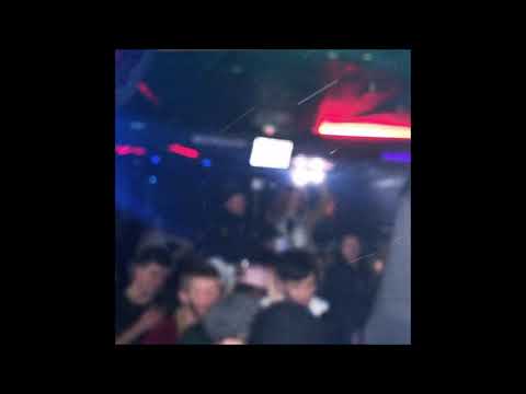 01. Gloomscott - Runaway