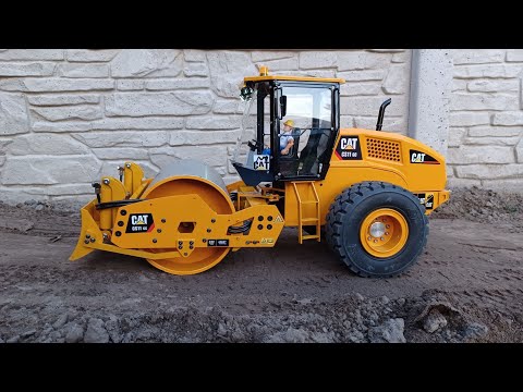 RC CAT CS11 Road Roller